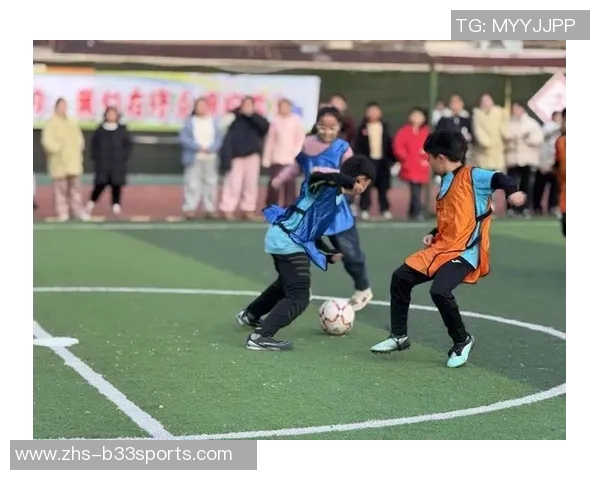 足球场上的每一次传球与射门都在诉说着激情与梦想的声音